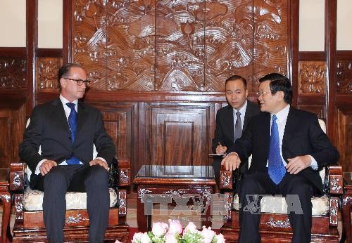 Chủ tịch nước Trương Tấn Sang tiếp các Đại sứ trình quốc thư - ảnh 1